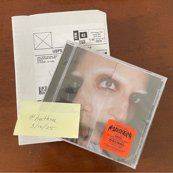 SIGNED, SEALED Lady Gaga 'MAYHEM’ CD with SIGNED Art Card Insert - Picture 3 of 8
